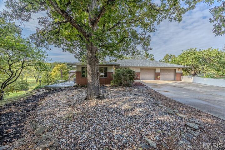 23643 Red Hawk Drive  Lebanon MO 65536 photo
