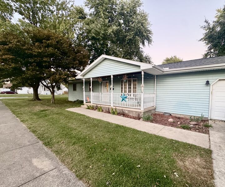 Property Photo: 308 N Alexander Street IL 61727