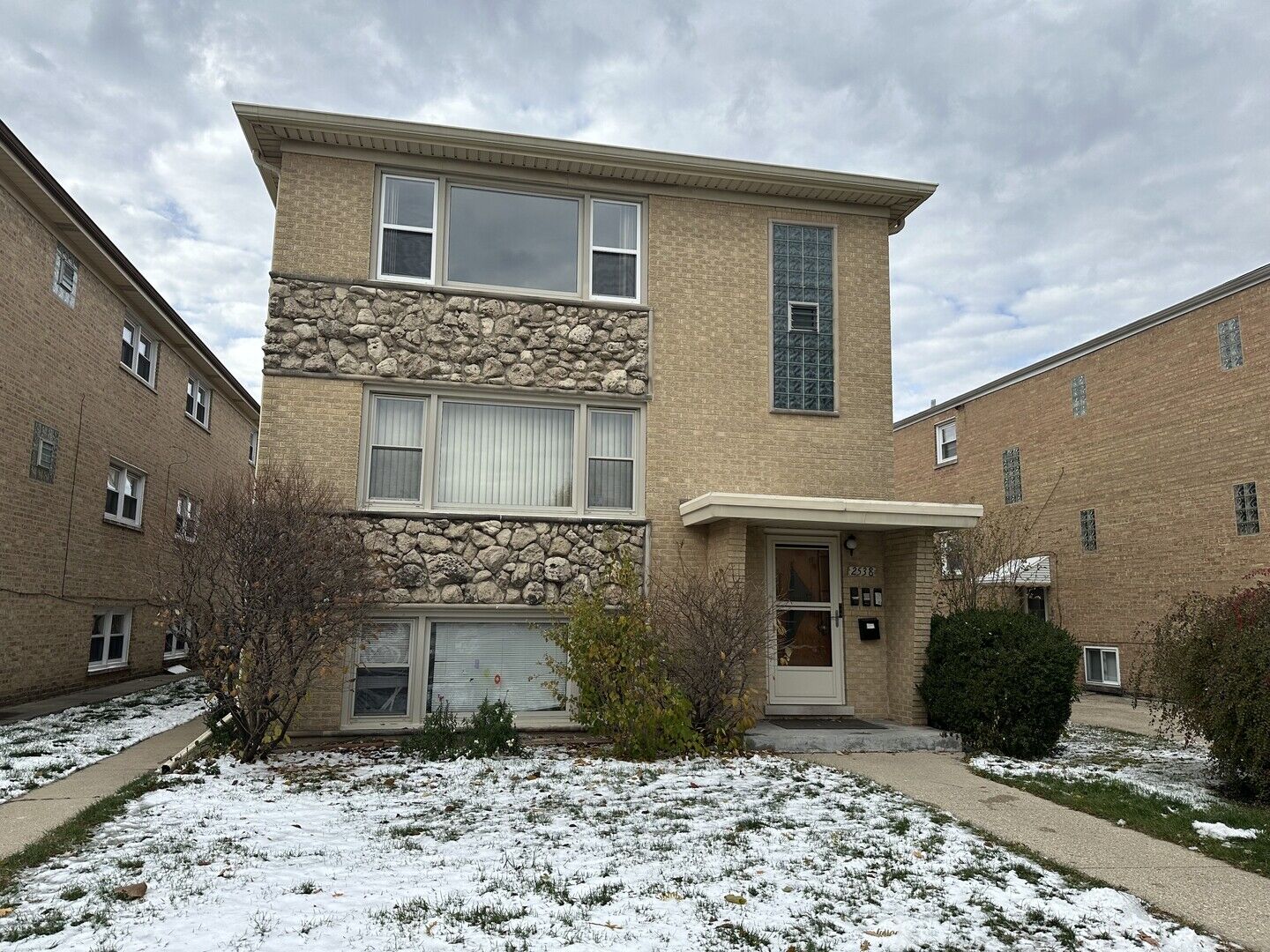 Property Photo: 2538 N 75th Avenue 2 IL 60707