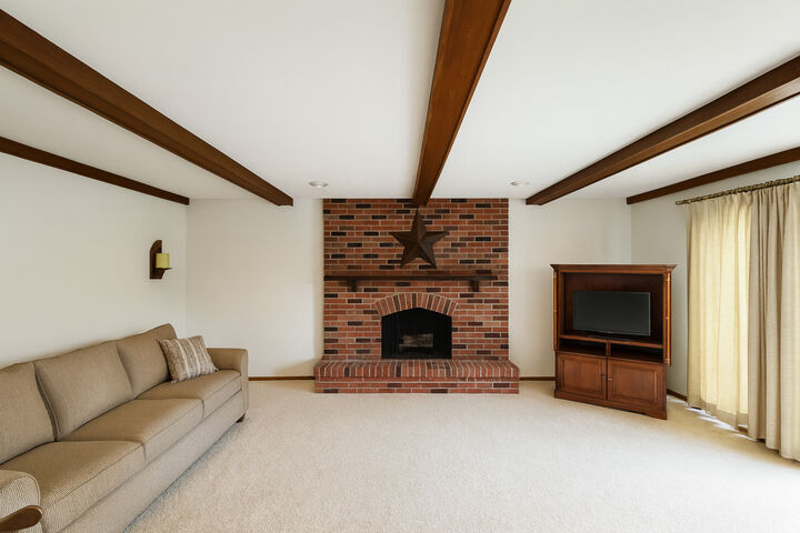 Property Photo: 1323 S Kaspar Avenue IL 60005