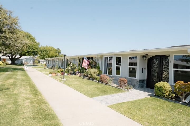 Property Photo:  1623 Monterey Road #20I (M2)  CA 90740 