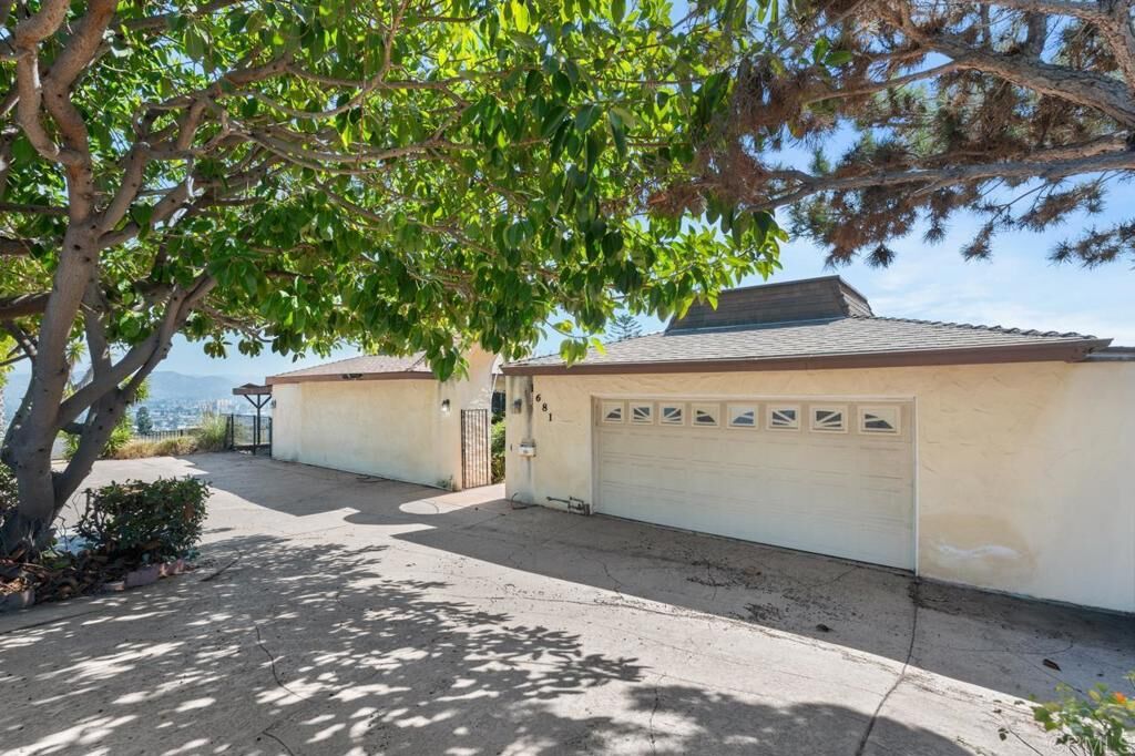 Property Photo: 1681 Hillsmont Drive CA 92020