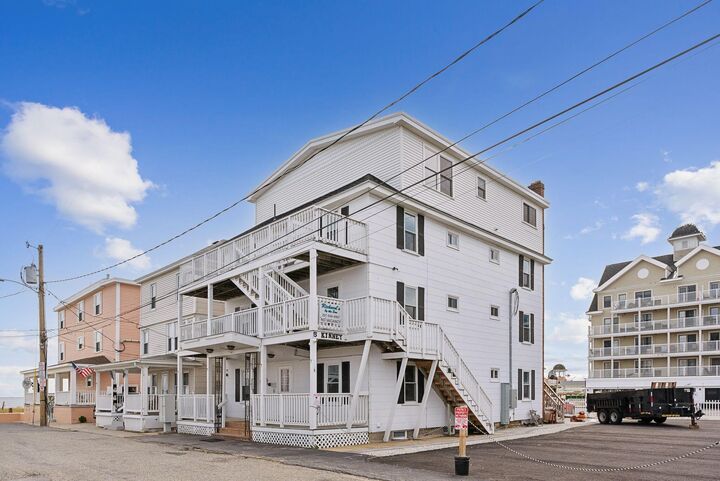 Property Photo: 5 Kinney Avenue 204 ME 04064