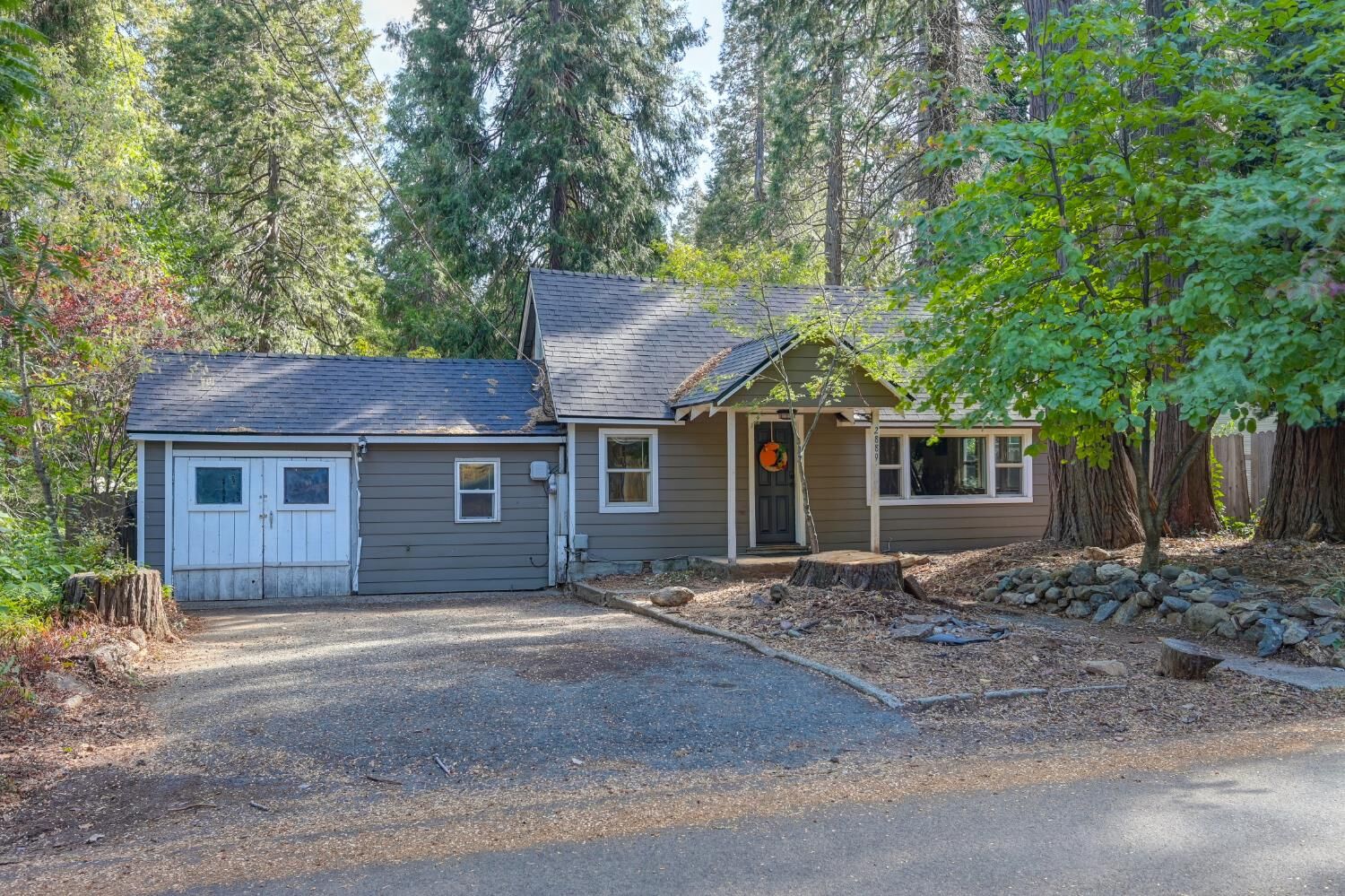 Property Photo:  2889 Willow Street  CA 95726 