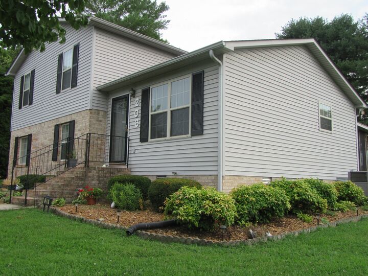 Property Photo: 206 Homeward Ave TN 37398