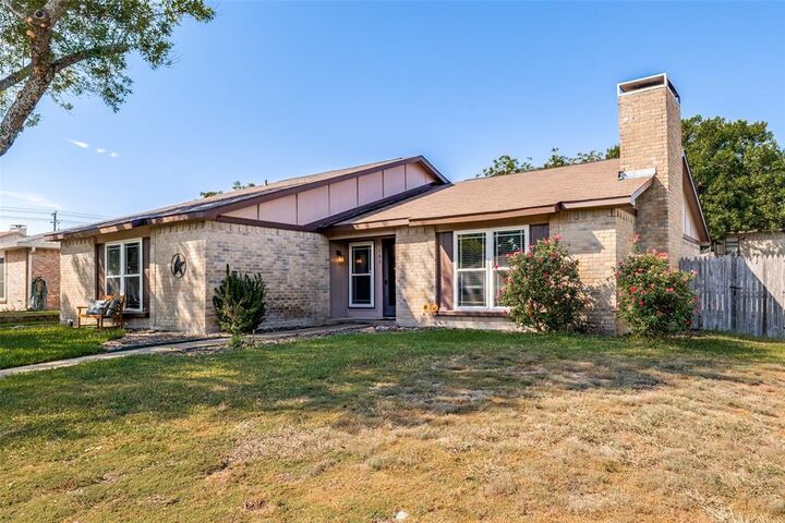 Property Photo:  1103 Elk Grove  TX 75081 