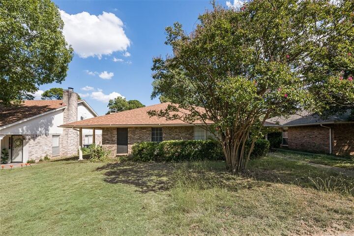 Photo de la propriété:  715 Oakwood Lane  TX 76012