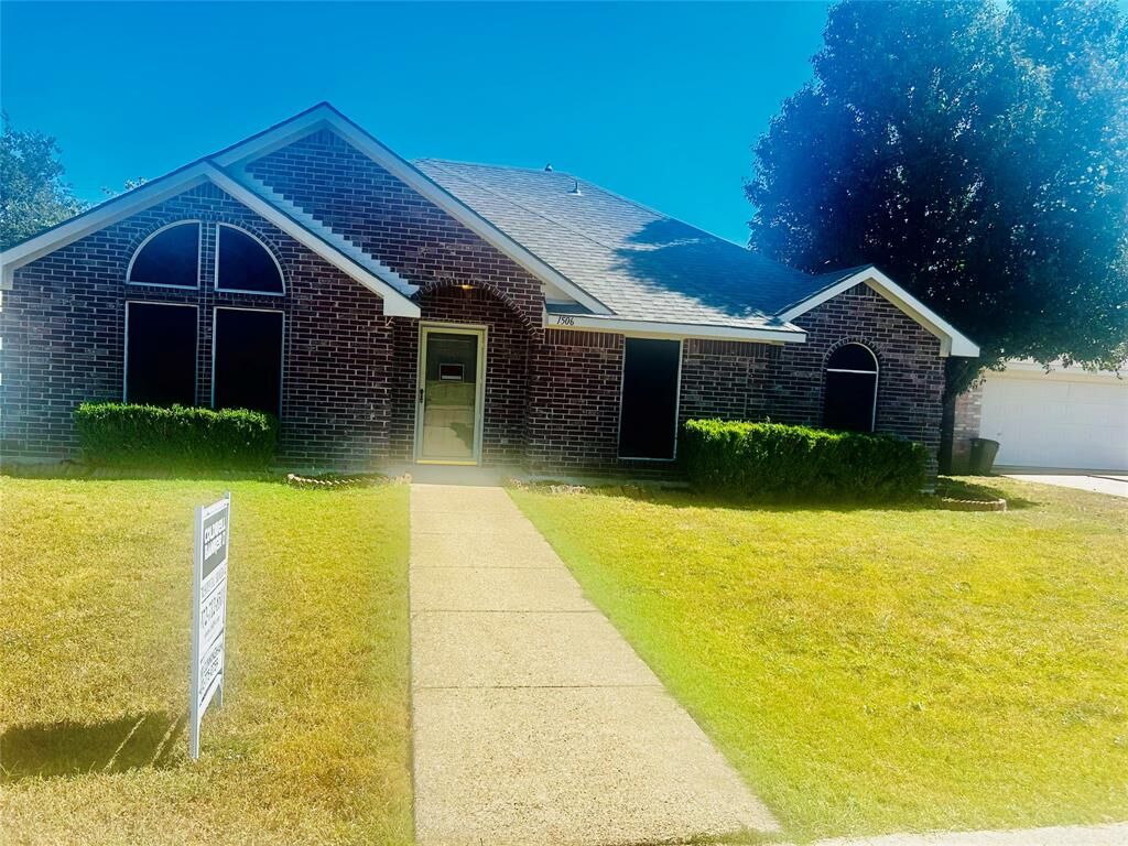 Property Photo: 1506 Pintail Court TX 75115