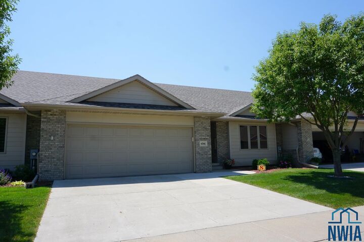 4746 Brookshire Pl  Sioux City IA 51106 photo