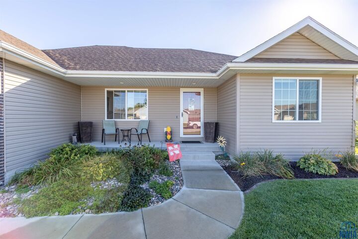 Property Photo:  3722 Le Mesa Way  NE 68776 