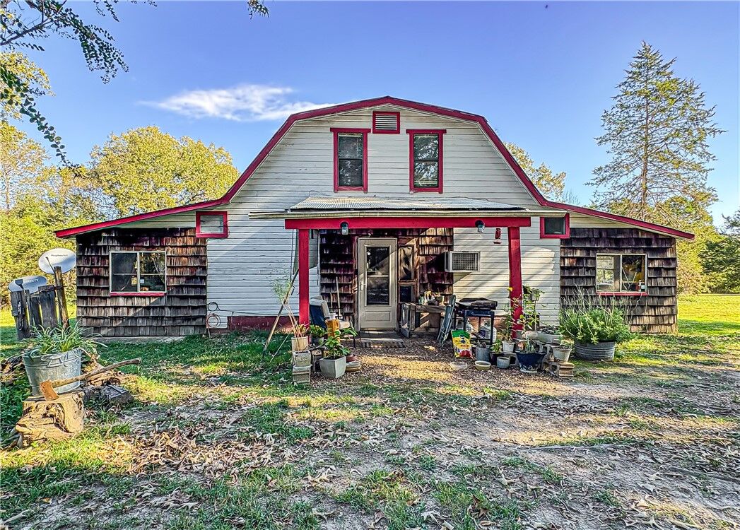 Property Photo: 2114 E 206 Highway AR 72687