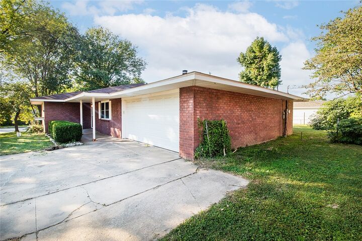Property Photo:  3910 Clark Avenue  AR 72762