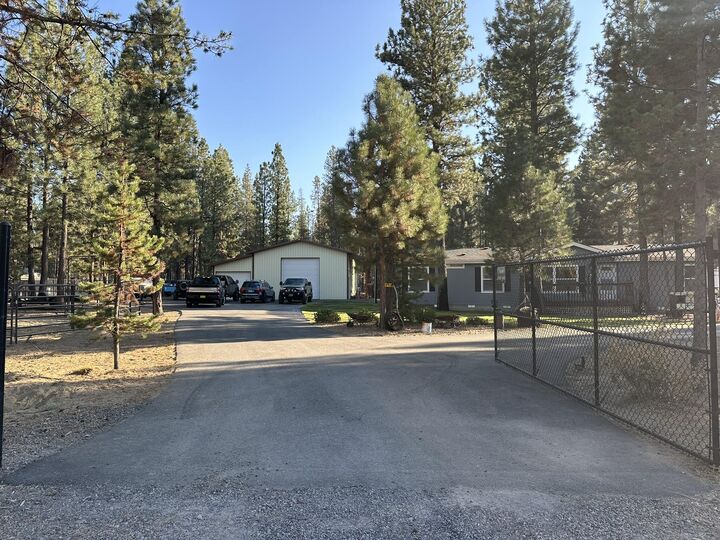Property Photo: 17575 Sutter Street OR 97739