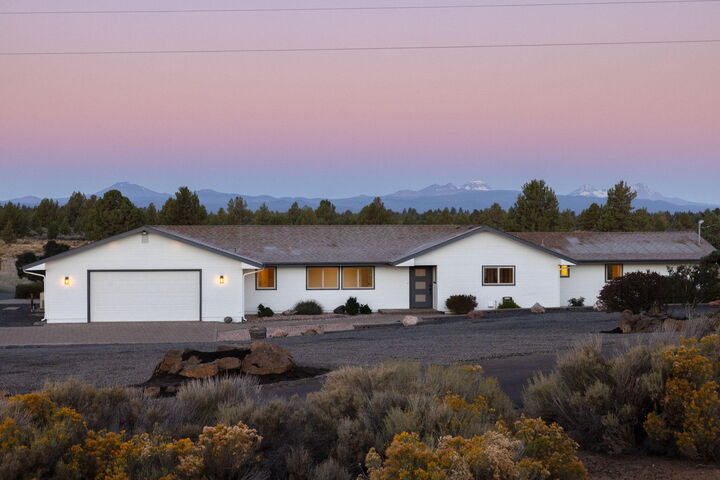 22321 McArdle Road  Bend OR 97702 photo