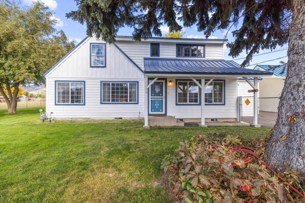 Property Photo: 5503 Walton Drive OR 97603