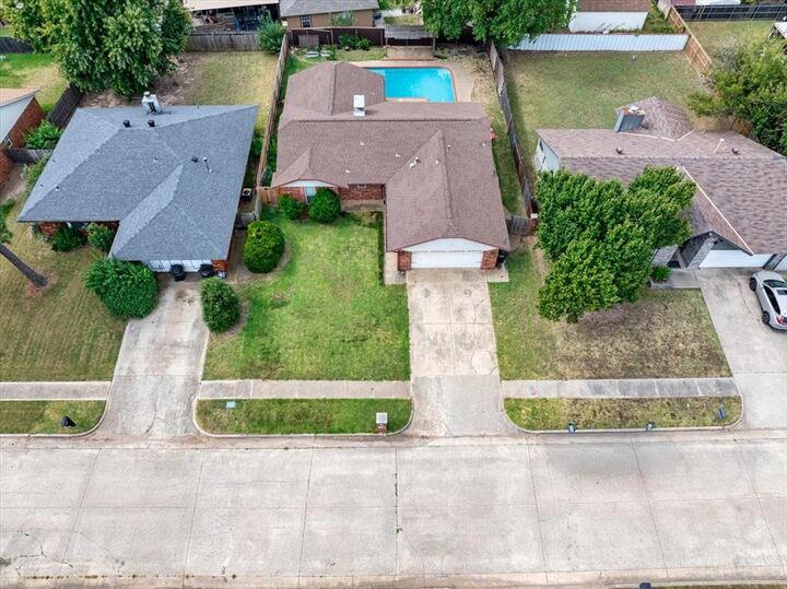 Property Photo:  825 N Briarcliff Drive  OK 73170 