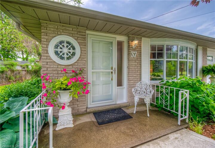 Property Photo:  37 Lynn Park Avenue  ON N0A 1N5