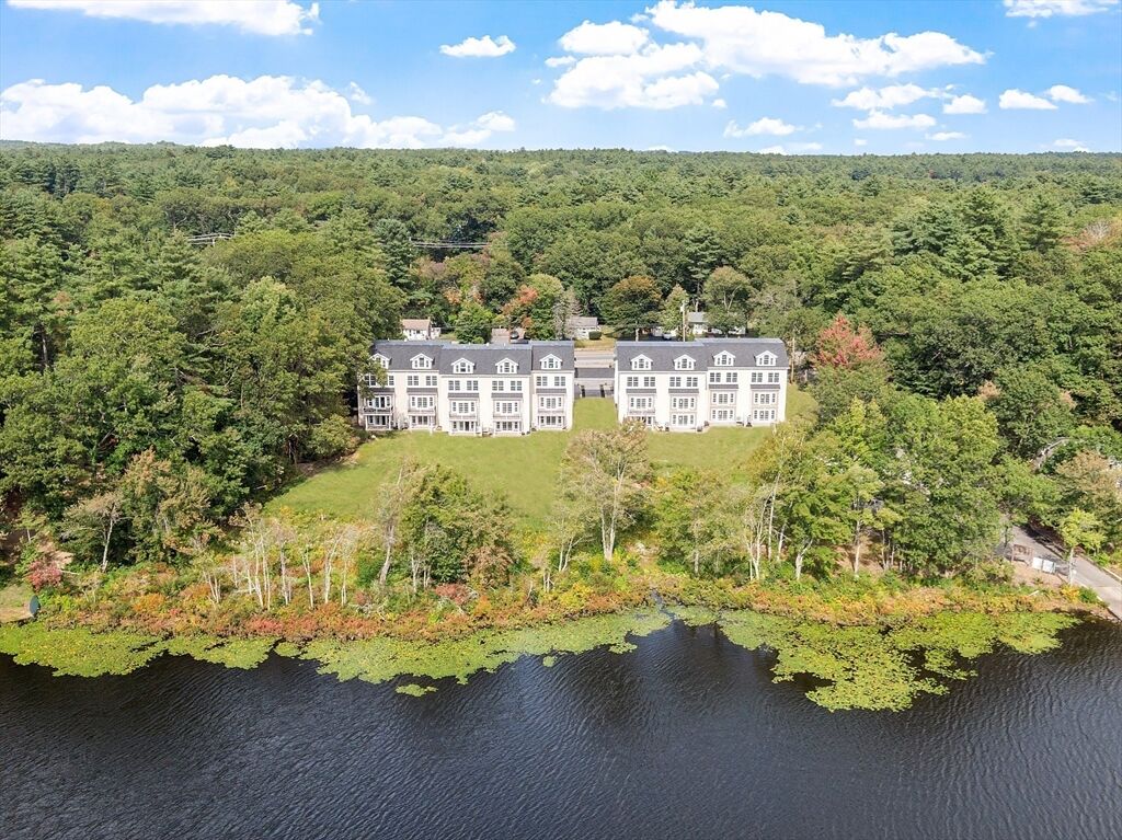 Property Photo: 206 W Main St 5 MA 01833