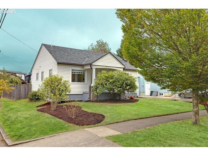 Property Photo: 7154 N Concord Ave OR 97217