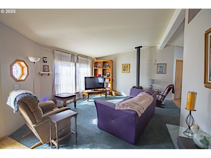 Property Photo:  10704 White Birch Ln  OR 97850