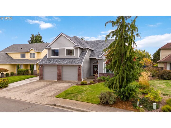 Property Photo: 790 E 15th Cir WA 98629