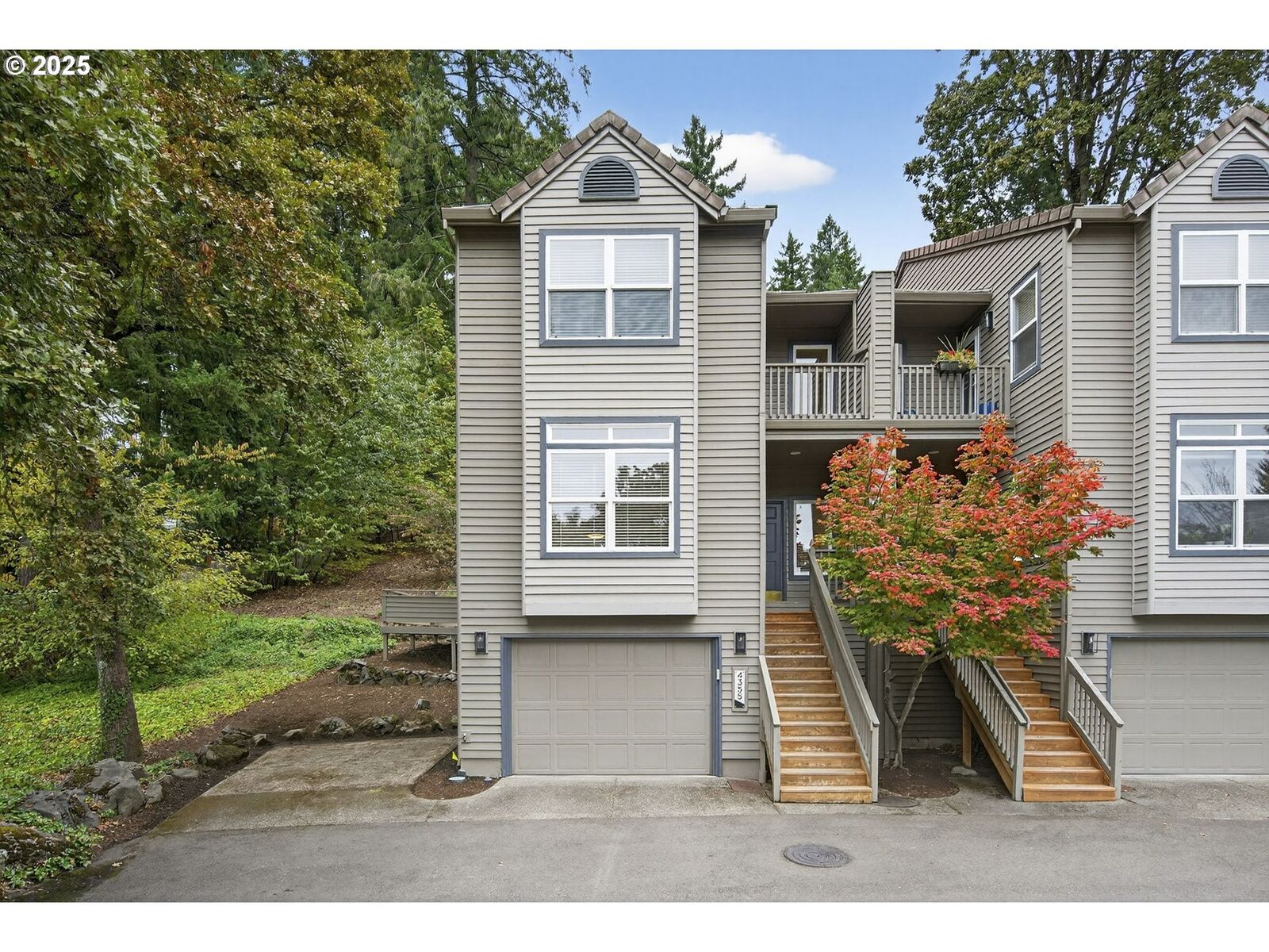 Property Photo:  4355 Silver Ct  OR 97035 