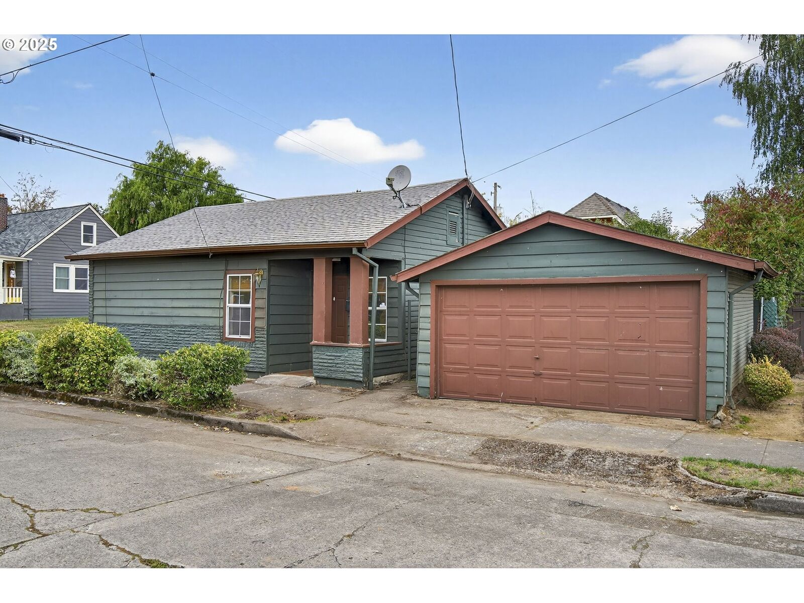 Property Photo: 1805 NE Highland St OR 97211