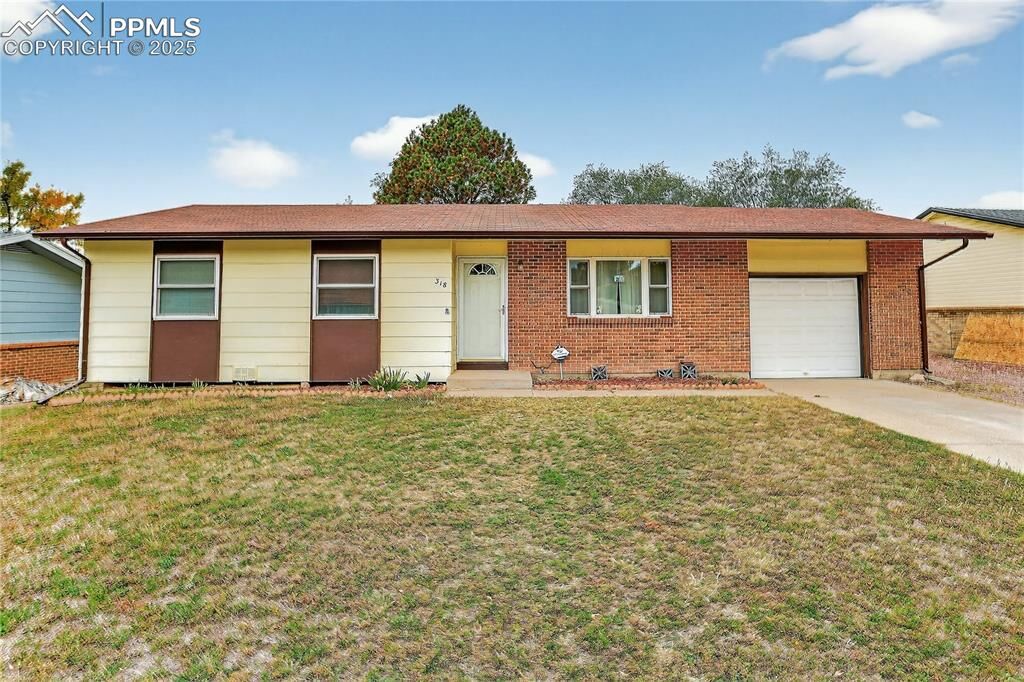Property Photo:  318 Cielo Vista Street  CO 80911 