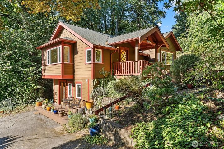 Property Photo: 18464 47th Place NE WA 98155