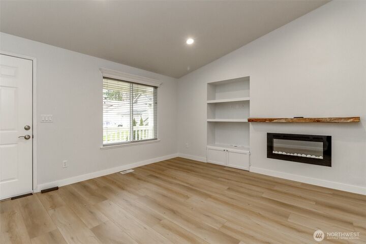 Property Photo: 7201 205th Avenue E WA 98391