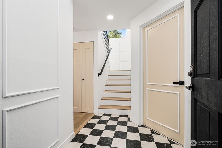 Property Photo: 4204 243rd Place SE WA 98029