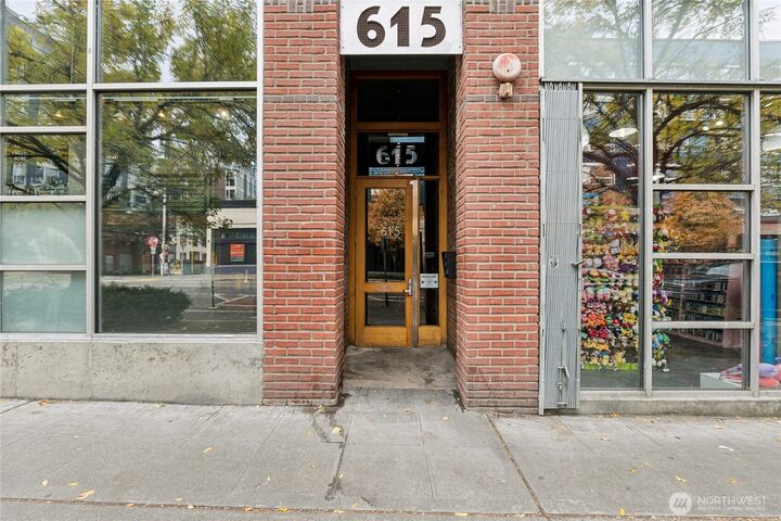 Property Photo: 615 E Pike Street 305 WA 98122