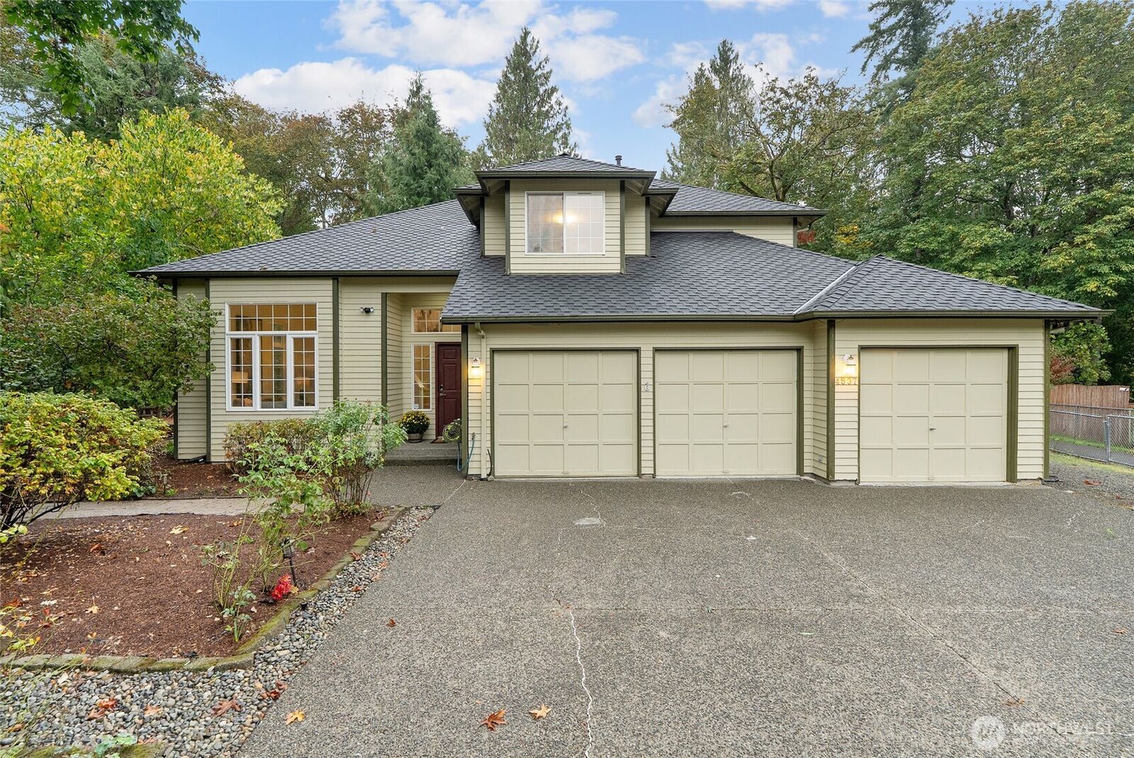 Property Photo: 4537 329th Place SE WA 98024