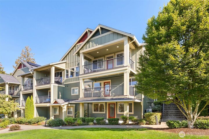 Property Photo: 2535 NE Mulberry Walk WA 98029