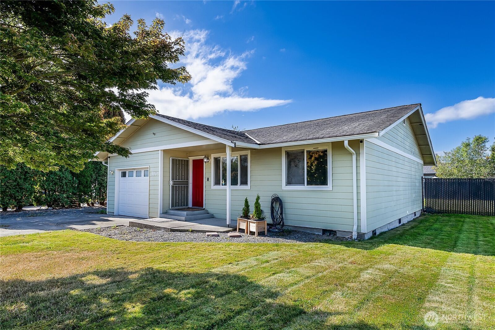 Property Photo: 310 Johnson Street WA 98022