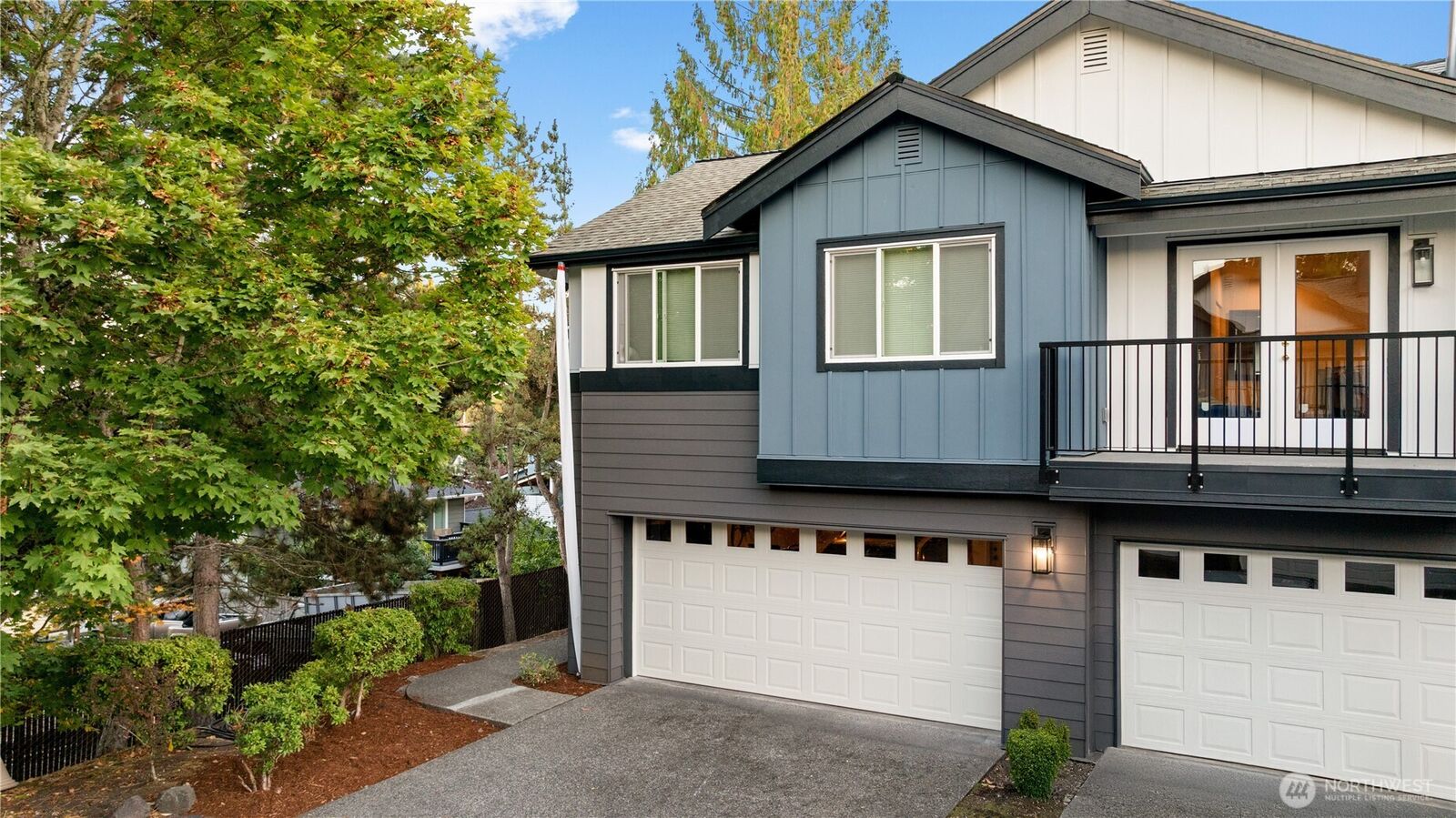 Property Photo: 22619 4th Avenue W 102 WA 98021