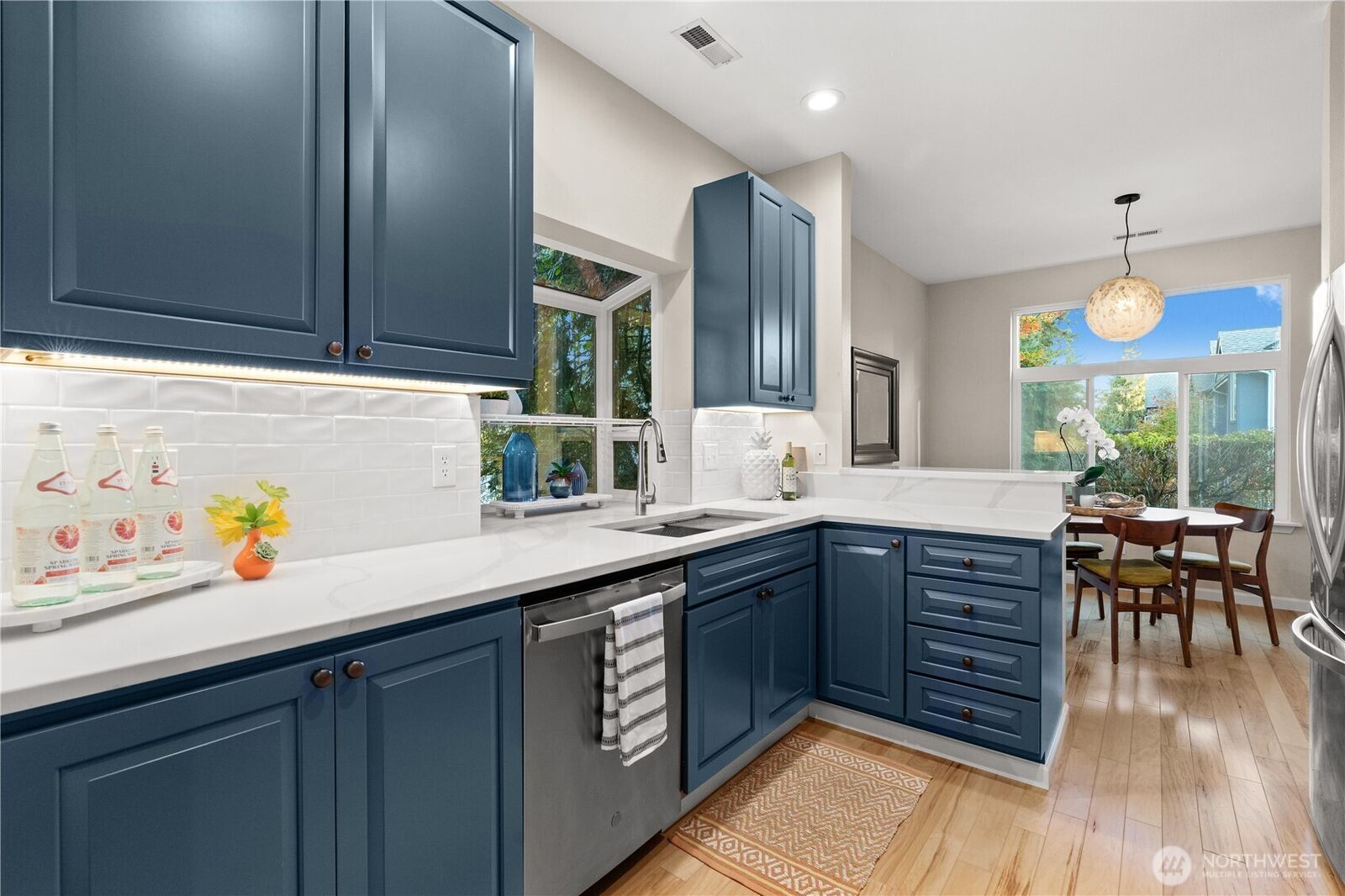 Property Photo: 22619 4th Avenue W 102 WA 98021