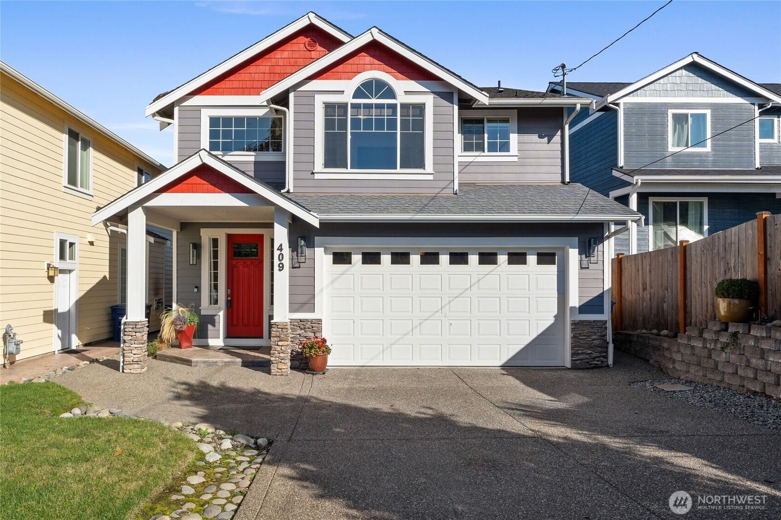 Property Photo: 409 Wana Wana Place NE WA 98422