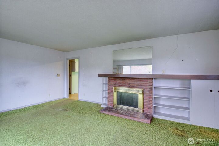 Property Photo:  1520  Broad Street  WA 98274 