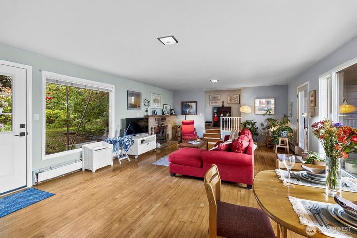 Property Photo:  1040  Puget Street  WA 98229 