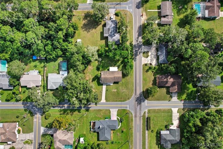 Property Photo: 105 E Inverness Boulevard FL 34452