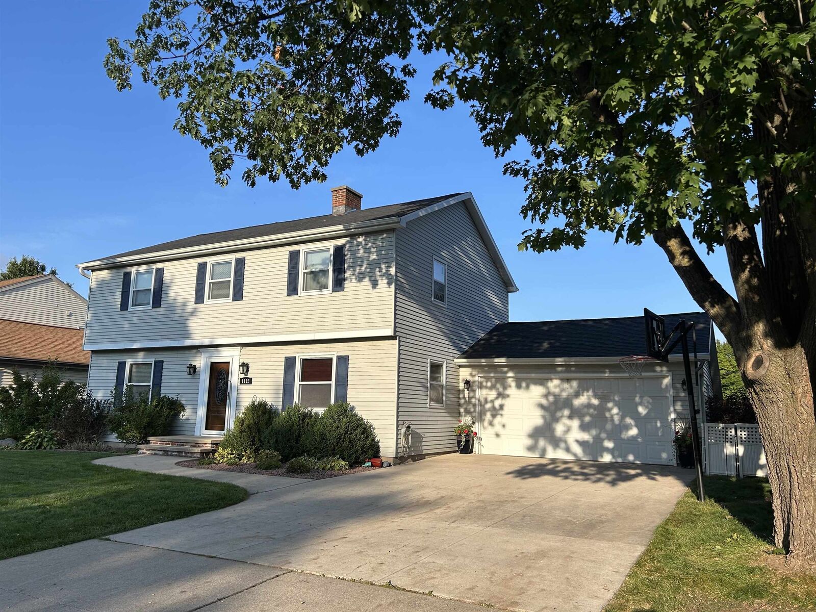 Property Photo: 1112 Oxford Court WI 54956