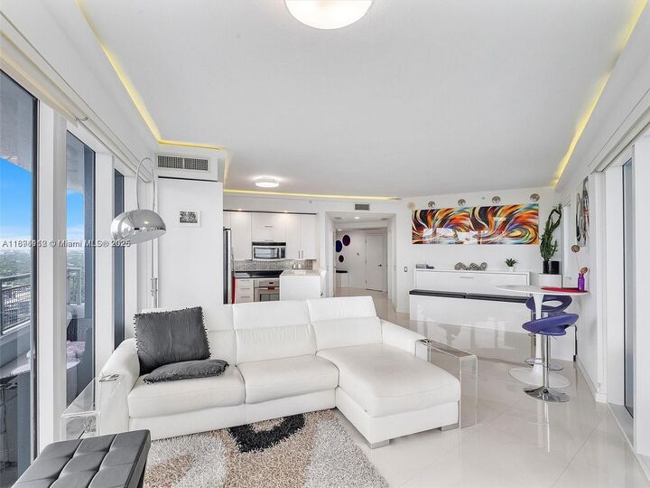 Property Photo:  60 SW 13th St 2500  FL 33130 
