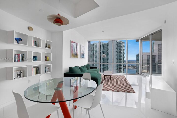 Property Photo: 851 NE 1st Ave 4403 FL 33132