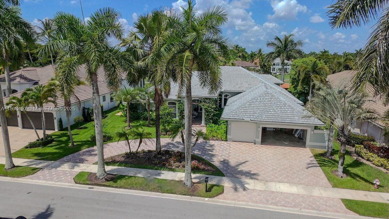 Property Photo:  2493 Poinciana Dr  FL 33327