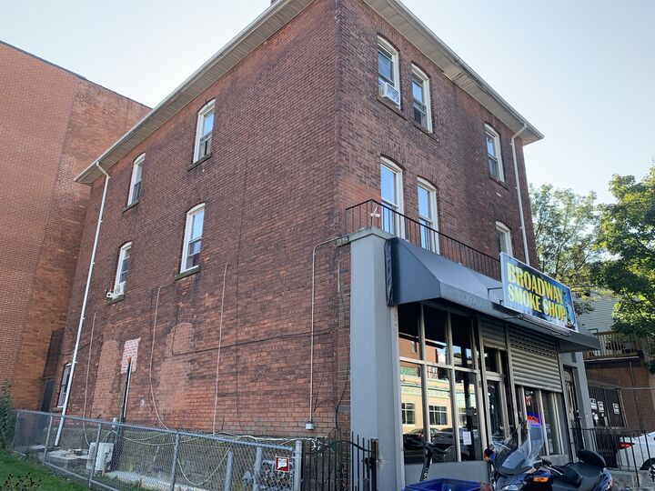 Property Photo:  804 Broad Street  CT 06106