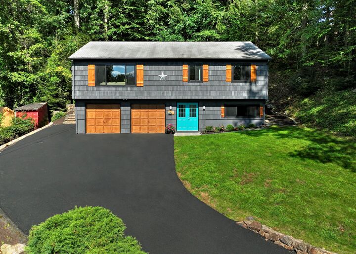 Property Photo:  138 Pinewood Trail  CT 06611 