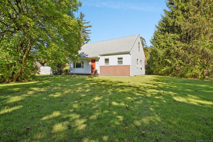 Property Photo:  1782 Farmington Avenue  CT 06085 