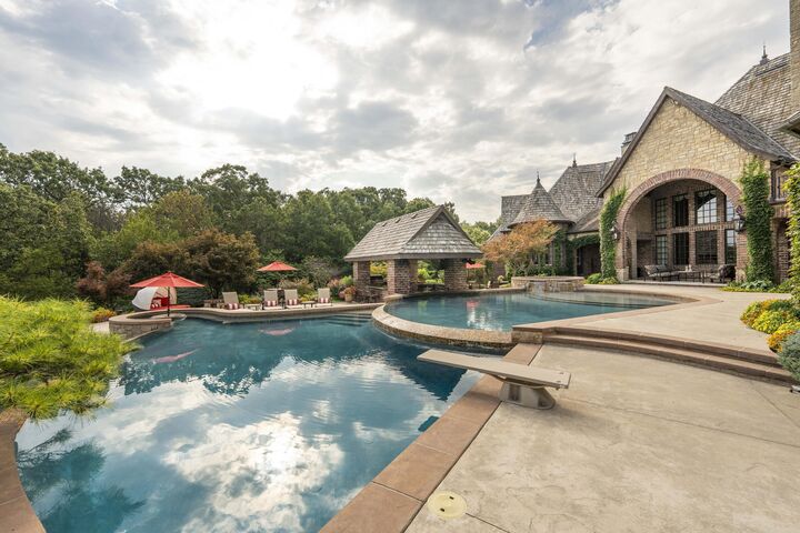 Property Photo: 1100 Lakewood Drive MO 65708