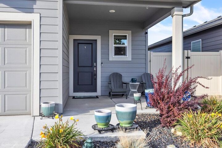 Property Photo: 5814 W Youngstown Ave WA 99208